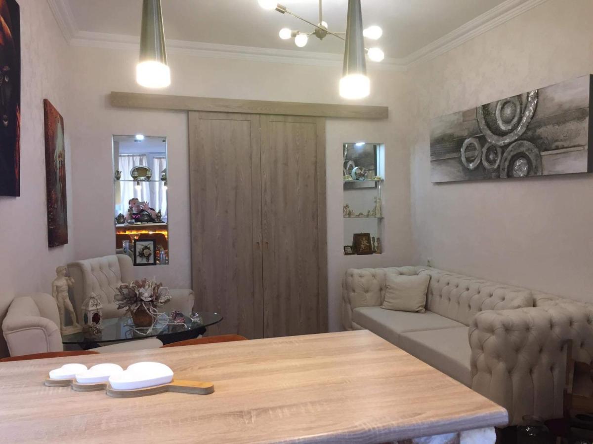 White House Taso Apartment Tbilisi Bagian luar foto