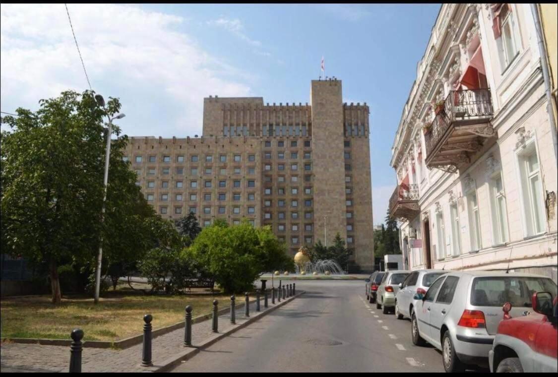 White House Taso Apartment Tbilisi Bagian luar foto