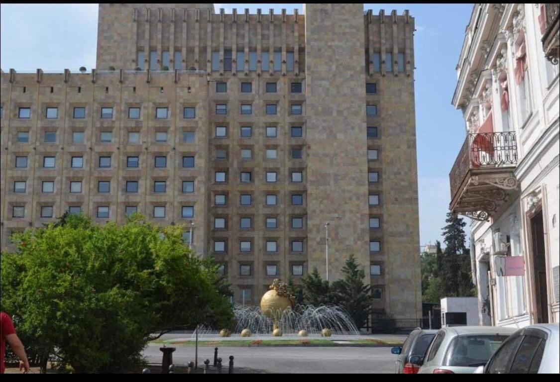 White House Taso Apartment Tbilisi Bagian luar foto